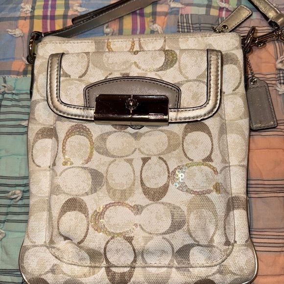 Coach Signature Crossbody Bag - Cream and Silver - Picture 1 of 9